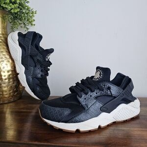 Nike Air Huarache Run Premium Black Snakeskin/ Croc Print Leather Women's Sz 10